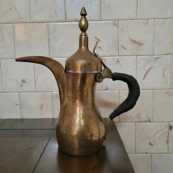 Antique Dallah Islamic Arabian Turkish Brass Coffee Pot Middle Eastern Brass - Picture 1 of 9